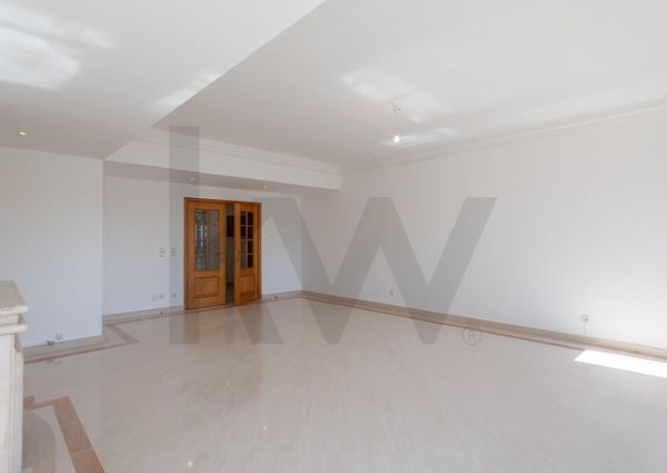 Apartamento T4 em Lisboa