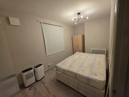 1 bedroom house to rent - Photo 2