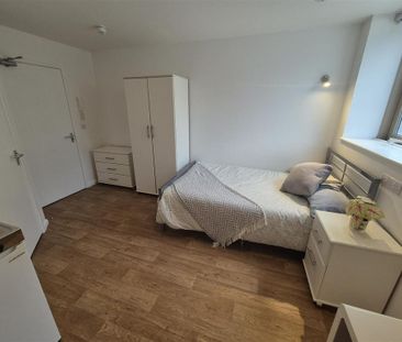 Studio to rent - Photo 5