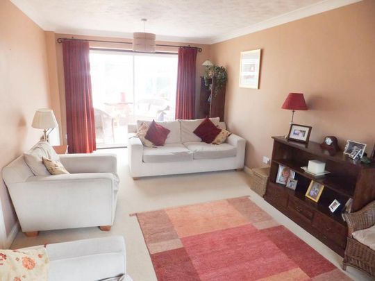 4 bedroom detached house to rent - Photo 1