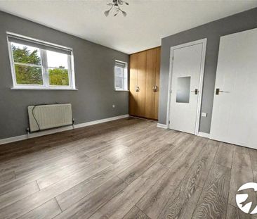 2 bedroom end of terrace house to rent - Photo 5