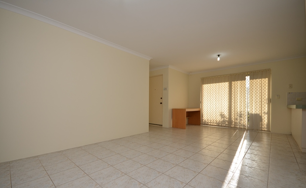 Spacious Aircon Room with New Furniture and Appliances. - Photo 1