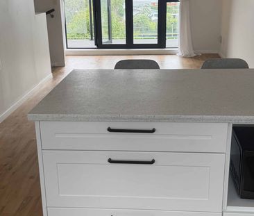 Stylish Townhouse in Highbury - Photo 5