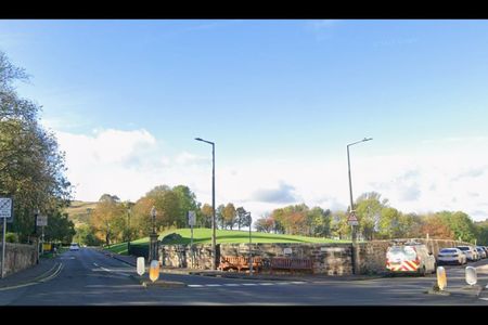 1 Bed Flat, Holyrood Park, EH8 - Photo 4