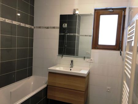 Location Appartement 3 pièces 67m² CHALLES LES EAUX 73190 - Photo 3