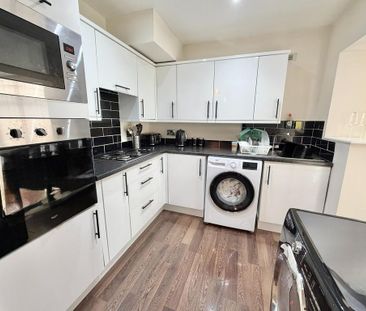 3 bedroom semi-detached house to rent - Photo 5