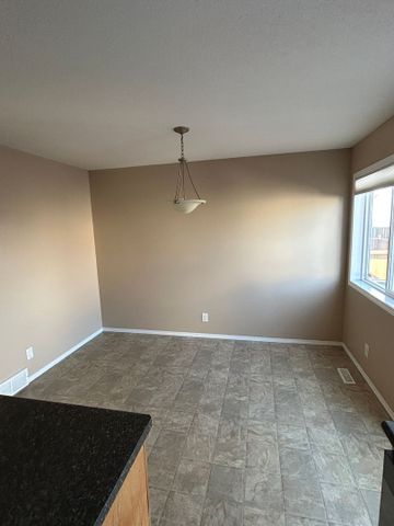 4 Bedroom House in Kensington - Photo 3