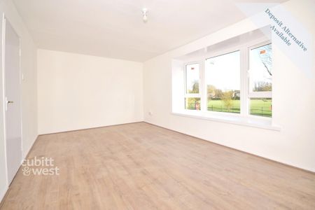 3 bedroom flat to rent - Photo 2