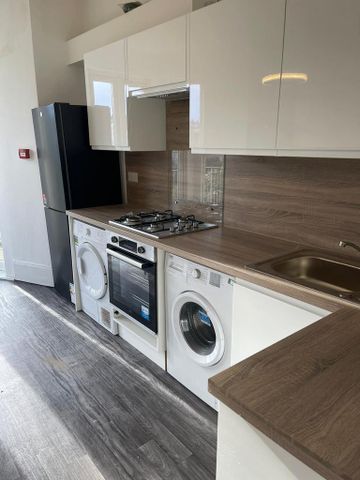 10 bedroom house share to rent - Photo 3