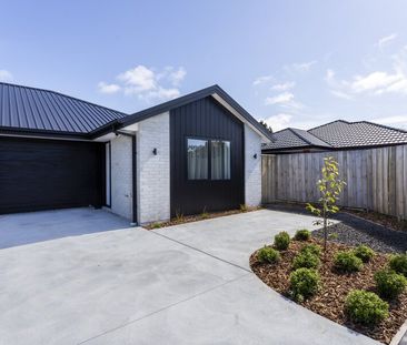 Near new 2 bedroom townhouse – pet friendly! - Photo 3