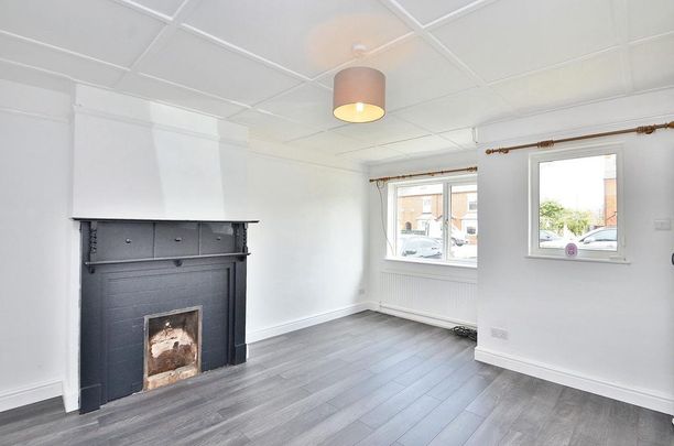 3 bedroom end of terrace house to rent - Photo 1