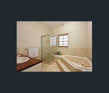 LARGE PRIVATE FAMILY OASIS WITH POOL! - Photo 6