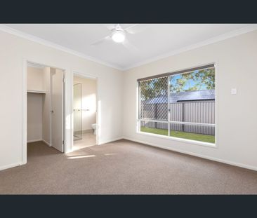 33B Norton Drive, Shailer Park, Qld 4128 - Photo 2