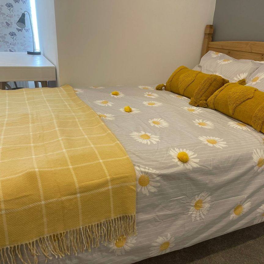 Room in a Shared House, Nags Head Hill, BS5 - Photo 2