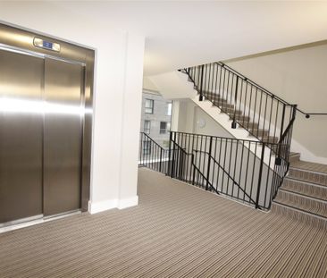 Grove Park, London, NW9 - Photo 1