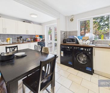 1 bedroom Flat To Let - Photo 2