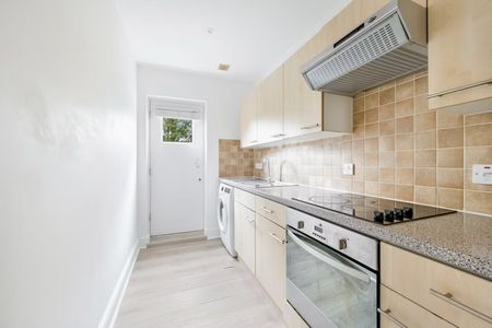 2 bedroom apartment - Photo 2