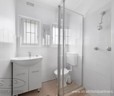 Modern Art Deco Apartment - Photo 5