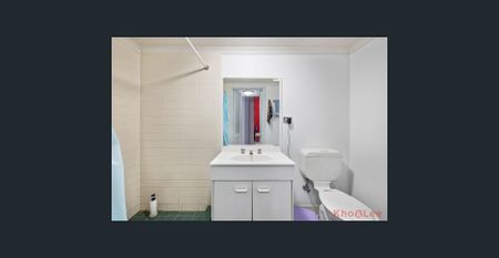 Modern Loft Apartment in the Heart of Broadway - Photo 3