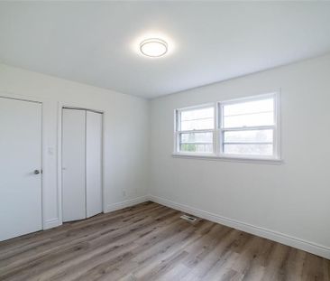For Lease - 22 Kelson Avenue, Grimsby, Ontario - Photo 6