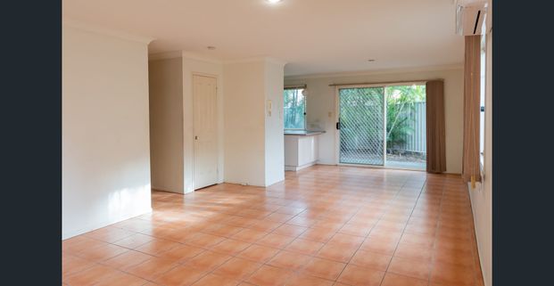 townhouse built for comfort and convenience - Photo 1