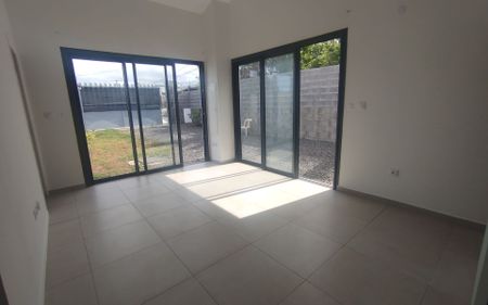 Maison à louer 2 pièces • Saint-Louis - Photo 2