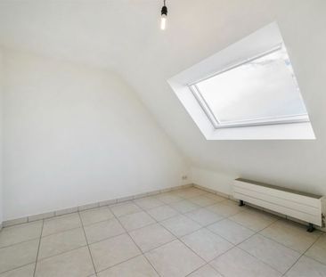 Roeselare - Stadsrand : Gerenoveerde bel-etagewoning nabij het cent... - Photo 1