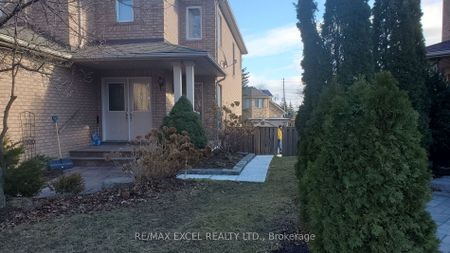 Detached Home For Lease | N8122526 - Photo 4