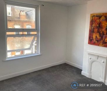 2 bedroom semi-detached house to rent - Photo 3