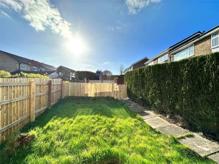 2 bedroom semi-detached house to rent - Photo 5