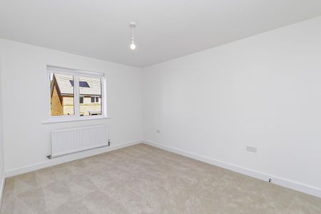 4 bedroom semi-detached house to rent - Photo 5