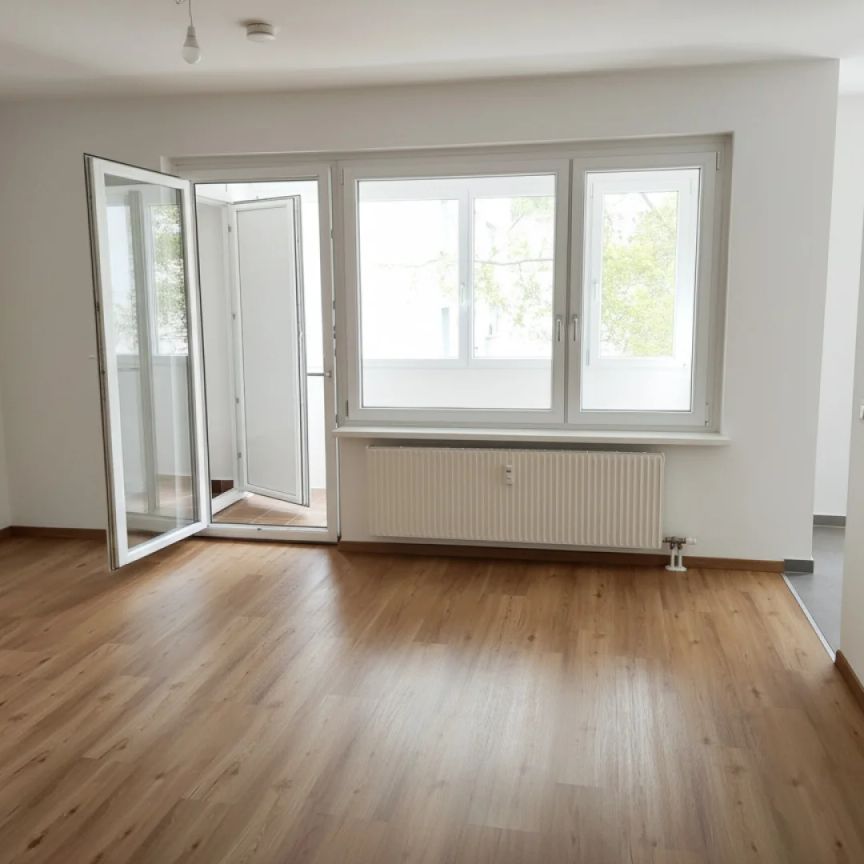 Sanierte 3-Raum-Wohnung mit verglaster Loggia in Steyr - Photo 1