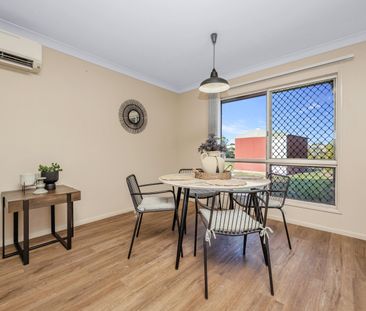 104-106 Martinez Avenue, West End QLD 4810 - House For Rent | Domain - Photo 1