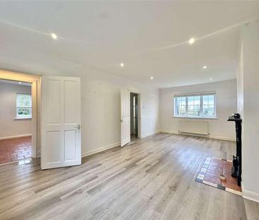 Woodhall Lane, Shenley, Radlett, Hertfordshire, WD7 - Photo 1