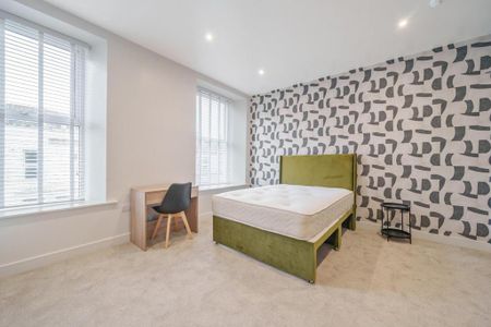 6 bedroom house to rent - Photo 2