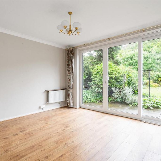 6 bedroom detached house to rent - Photo 1