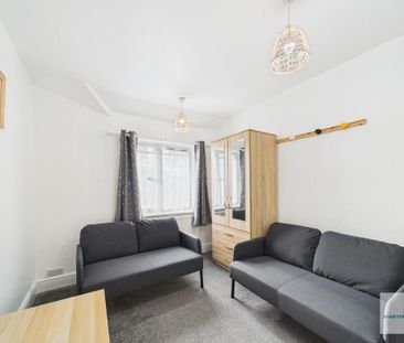 4 bedroom terraced house to rent - Photo 5