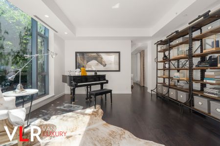 Condo in Downtown Vancouver, BC - Photo 3