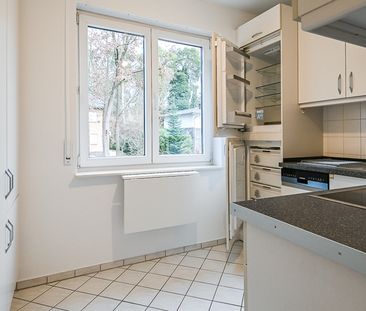 Helle 2-Zimmer-Wohnung mit Westbalkon und Einbauküche in ruhiger La... - Photo 1