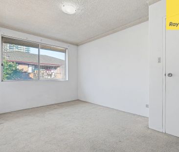 EAST-FACING 2-BEDROOM UNIT IN A PRIME PARRAMATTA LOCATION - Photo 2