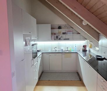 Charmante Dachwohnung grossem Balkon - Photo 6