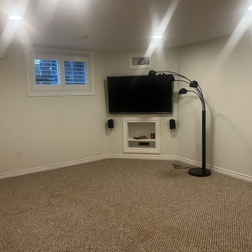 For Lease - 290 Paxton Crescent Unit# Basement, Newmarket, Ontario - Photo 1