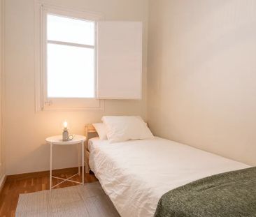 Carrer de Teodora Lamadrid, Barcelona, Catalonia 08022 - Photo 6