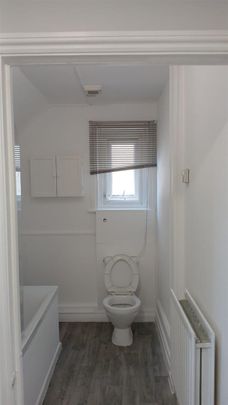 Warham Road, South Croydon CR2, London - Photo 1