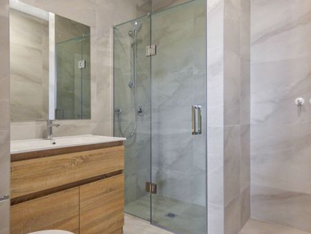 Modern 1-Bedroom Apartment in the heart of Sandringham - Photo 5