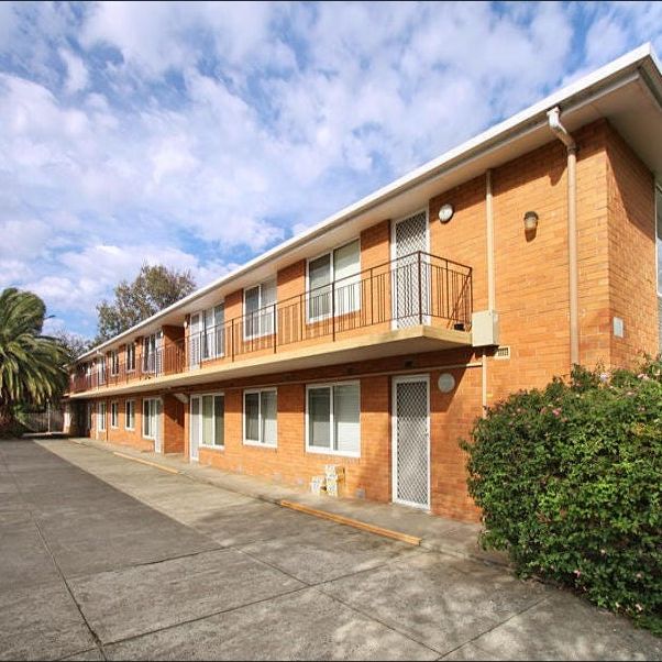 4 / 4 Walnut St, Carnegie - Photo 1