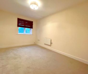 Abingdon Court, Woking, Surrey, GU22 - Photo 3