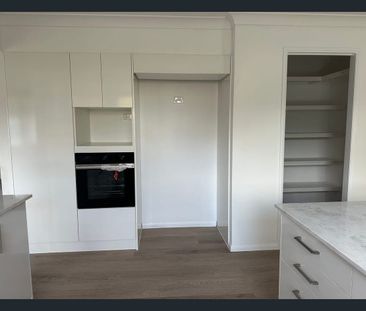 Live Large Here - Photo 4