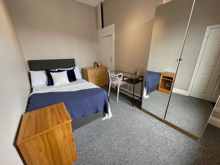 3 bedroom terraced house to rent - Photo 2