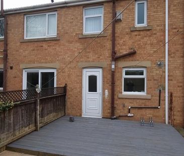 2 bedroom terraced house to rent - Photo 4